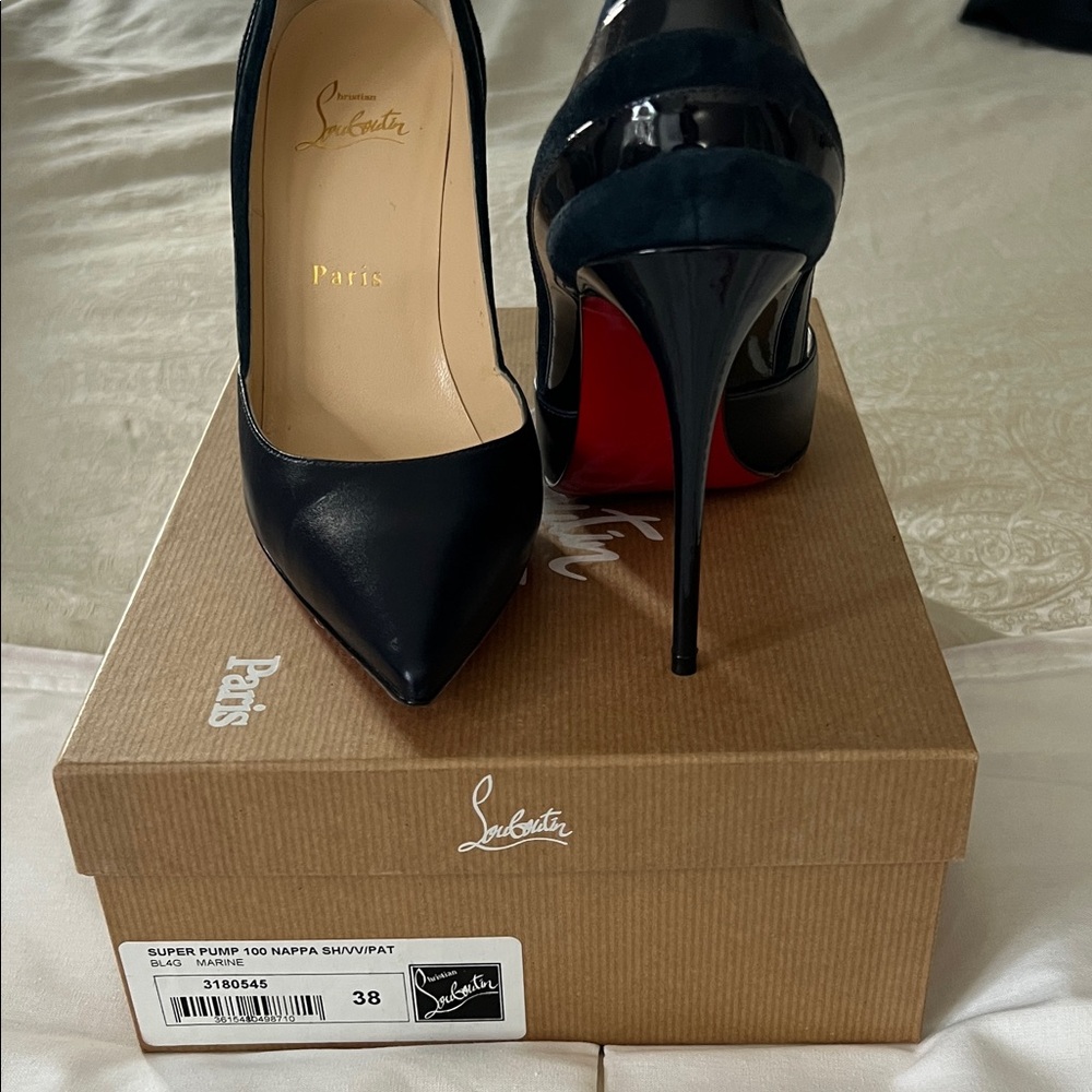 Christian Louboutin Navy Nappa leather with Patent accent  lHeels - size 38